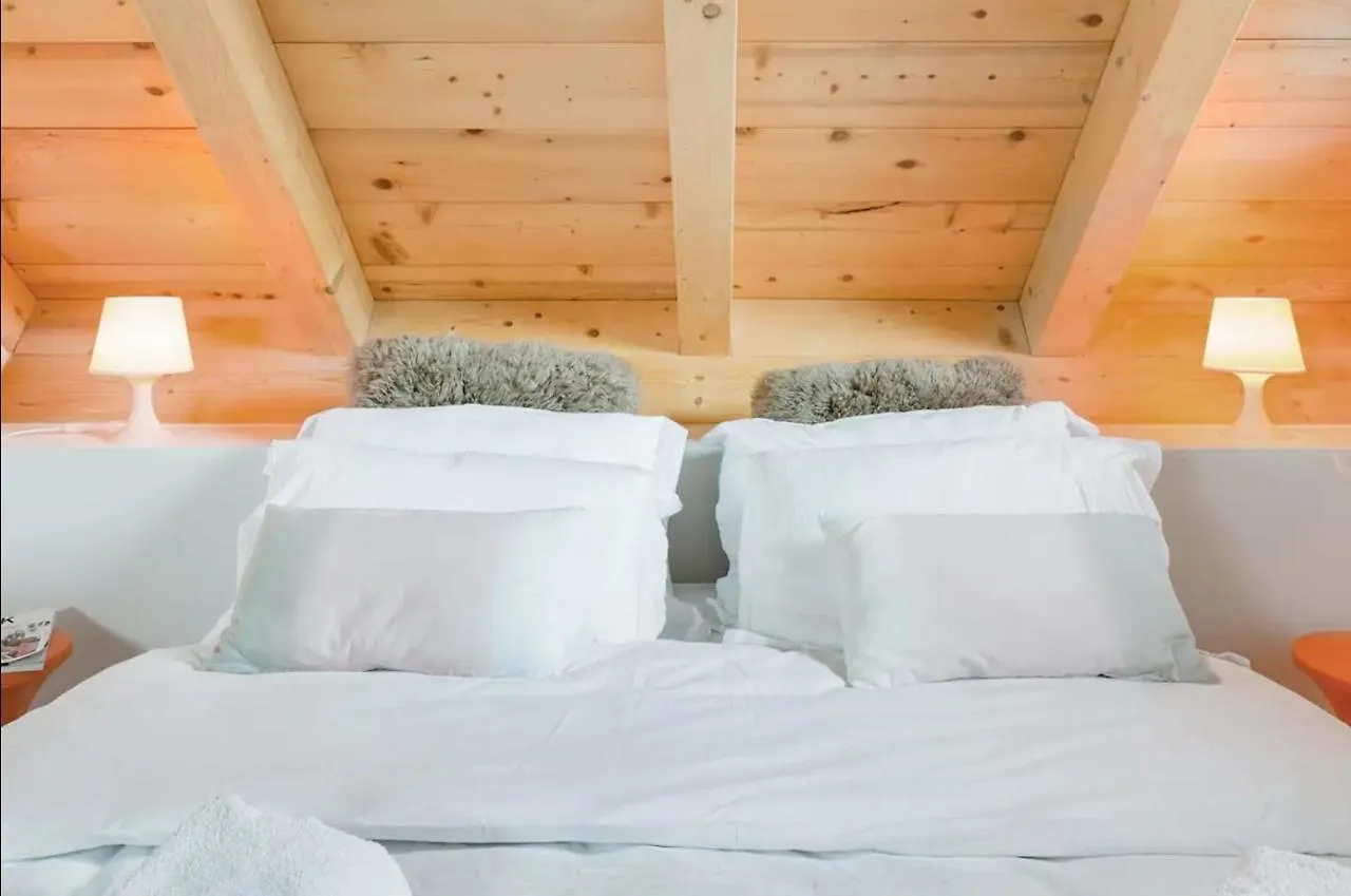 Maison Castellino Annecy 0*,  France